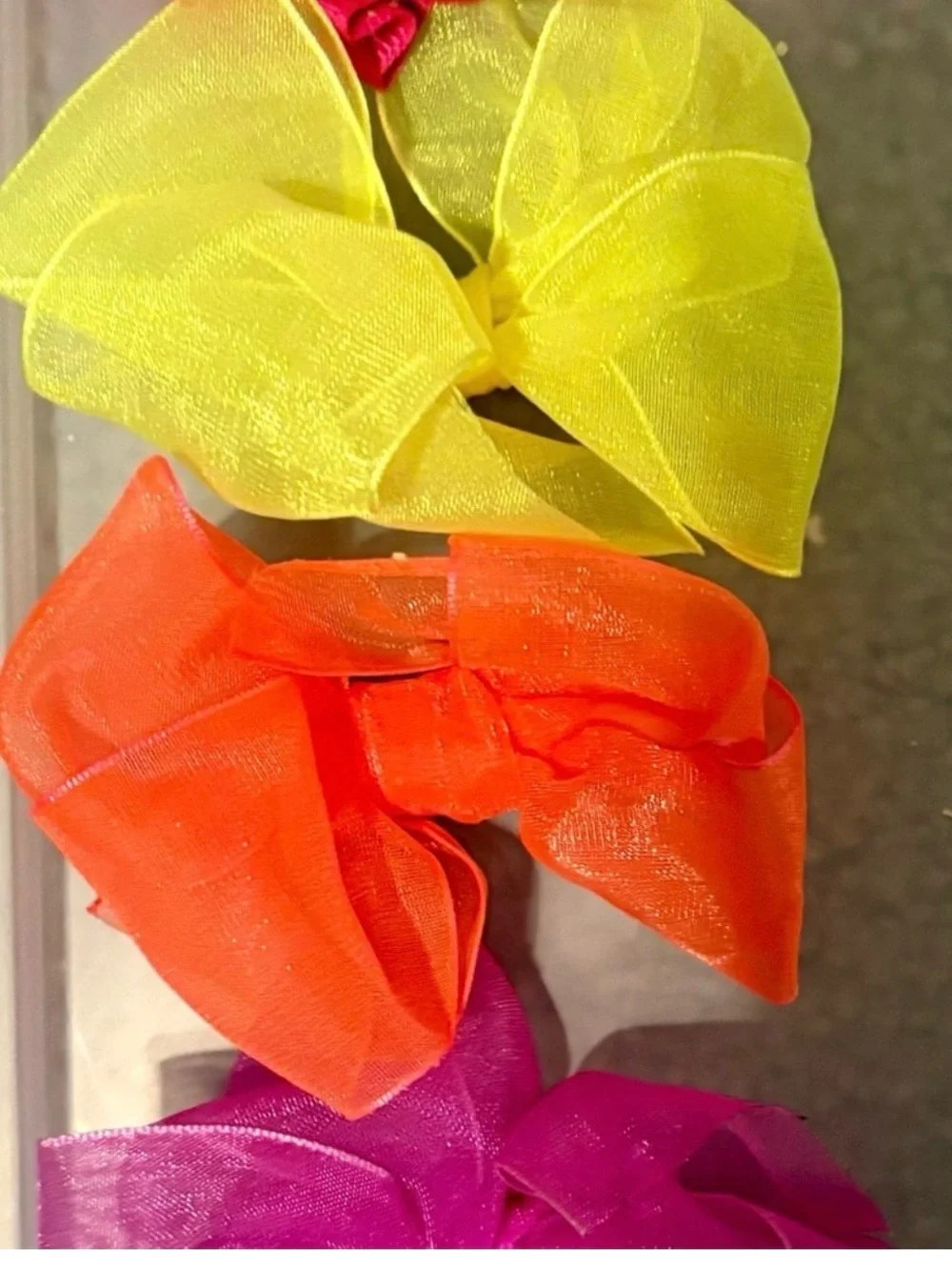 7- bundle of 33 hairbows